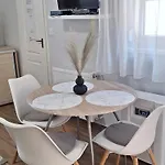Varfal I Lägenhet Eger