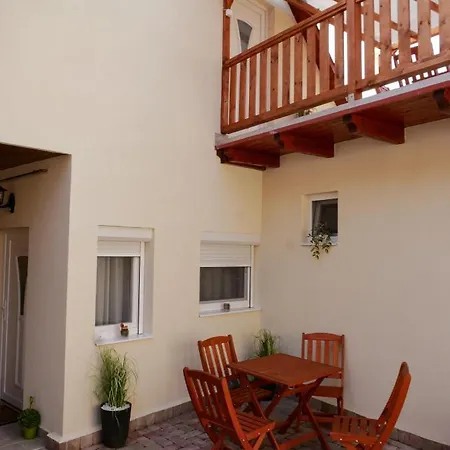 Varfal Apartment Eger