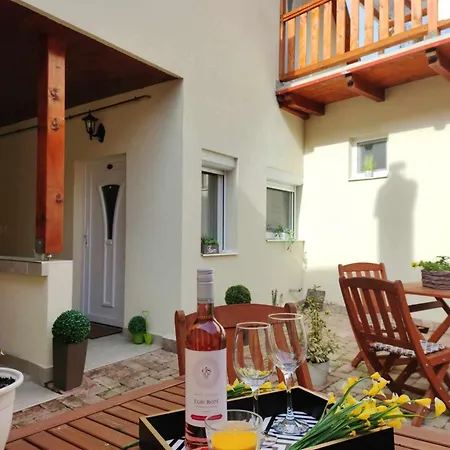 Apartment Varfal *