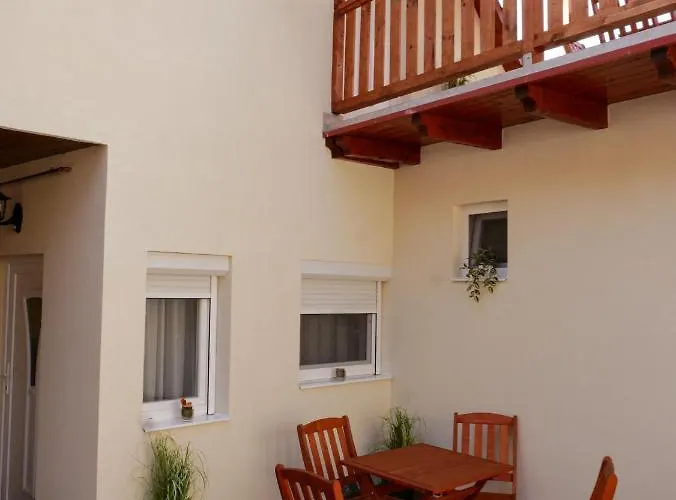 Varfal Διαμέρισμα Έγκερ