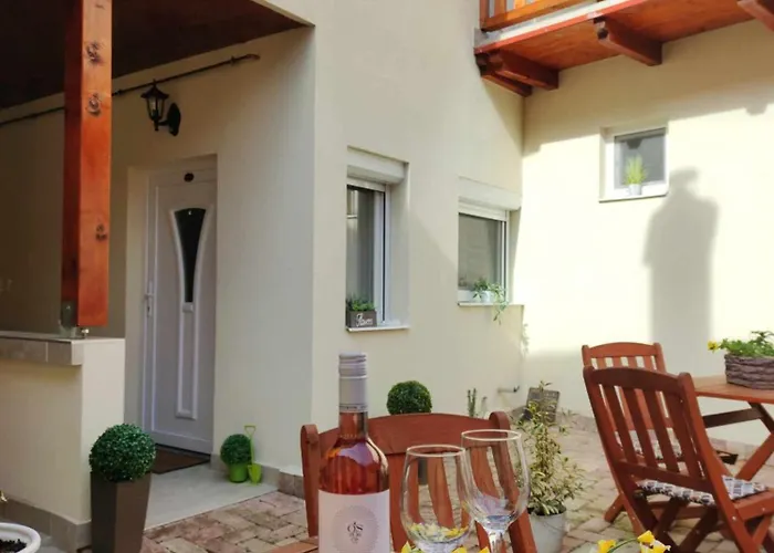 Διαμέρισμα Varfal *